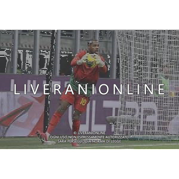 Mike Maignan of AC Milan makes a save during Milan AC vs Hellas Verona FC, 25° Serie A Enilive 2024-25 game at G. Meazza - San Siro stadium in Milnao (MI), Italy, on February 15, 2025. (Photo by Davide Casentini)- AGENZIA ALDO LIVERANI SAS
