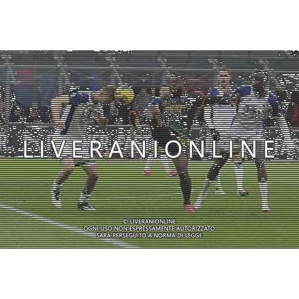 Youssouf Fofana of AC Milan battle for the ball with Pawel Dawidowicz of Hellas Verona FC during Milan AC vs Hellas Verona FC, 25° Serie A Enilive 2024-25 game at G. Meazza - San Siro stadium in Milnao (MI), Italy, on February 15, 2025. (Photo by Davide Casentini)- AGENZIA ALDO LIVERANI SAS