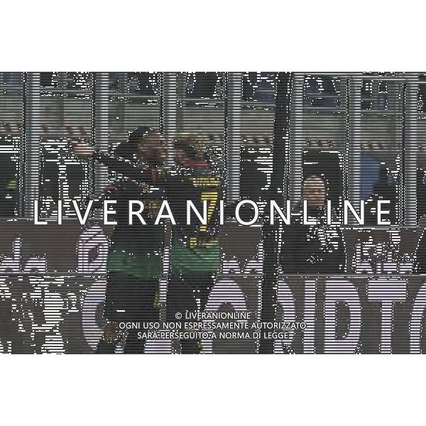 Santiago Gimenez of AC Milan celebrates with Rafael Leao of AC Milan gol during Milan AC vs Hellas Verona FC, 25° Serie A Enilive 2024-25 game at G. Meazza - San Siro stadium in Milnao (MI), Italy, on February 15, 2025. (Photo by Davide Casentini)- AGENZIA ALDO LIVERANI SAS
