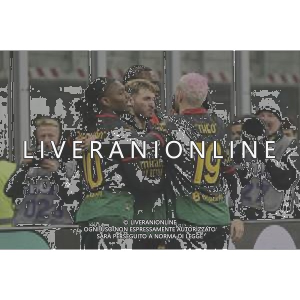 Santiago Gimenez of AC Milan celebrates with team mate during Milan AC vs Hellas Verona FC, 25° Serie A Enilive 2024-25 game at G. Meazza - San Siro stadium in Milnao (MI), Italy, on February 15, 2025. (Photo by Davide Casentini)- AGENZIA ALDO LIVERANI SAS