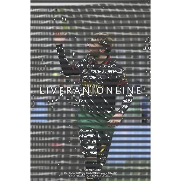 Santiago Gimenez of AC Milan celebrates after scoring during Milan AC vs Hellas Verona FC, 25° Serie A Enilive 2024-25 game at G. Meazza - San Siro stadium in Milnao (MI), Italy, on February 15, 2025. (Photo by Davide Casentini)- AGENZIA ALDO LIVERANI SAS