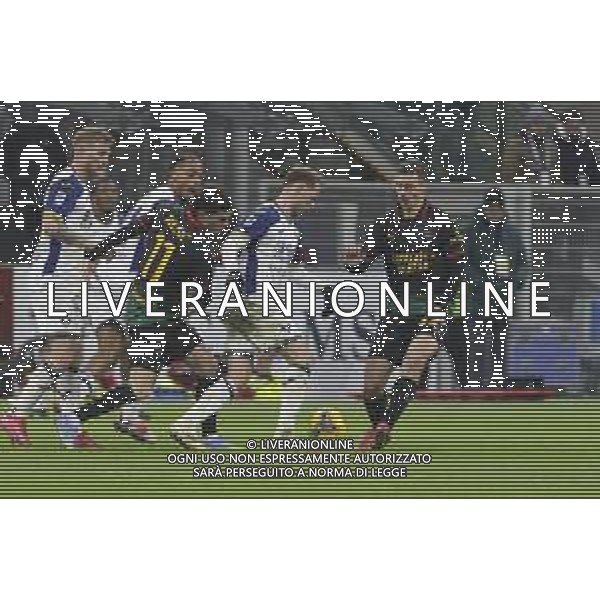 Ondrej Duda of Hellas Verona FC competes for the ball with Christian Pulisic of AC Milan. and Filippo Terracciano of AC Milan during Milan AC vs Hellas Verona FC, 25° Serie A Enilive 2024-25 game at G. Meazza - San Siro stadium in Milnao (MI), Italy, on February 15, 2025. (Photo by Davide Casentini)- AGENZIA ALDO LIVERANI SAS
