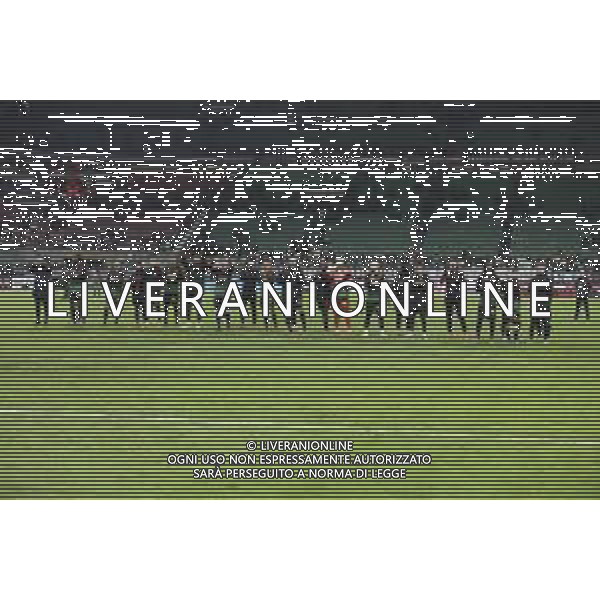 Milan players applaud the fans following the final whistle during Milan AC vs Hellas Verona FC, 25° Serie A Enilive 2024-25 game at G. Meazza - San Siro stadium in Milnao (MI), Italy, on February 15, 2025. (Photo by Davide Casentini)- AGENZIA ALDO LIVERANI SAS