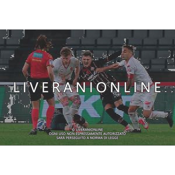 TVEM February 15, 2025 Bari, Italy - SSC Bari vs US Cremonese - Italian soccer serie B 2024/25 - San Nicola Stadium. In the pic: Marco Nasti of US Cremonese in action against Nicholas Bonfanti of SSC Bari foto emmanuele mastrodonato-ag aldo liverani sas