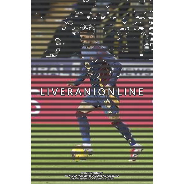 Zeki Çelik of AS Roma play the ball during Parma FC vs AS Roma, 25° Serie A Enilive 2024-25 game at Ennio Tardini stadium in Parma (PR), Italy, on February 16, 2025. (Photo by Davide Casentini) AG ALDO LIVERANI SAS