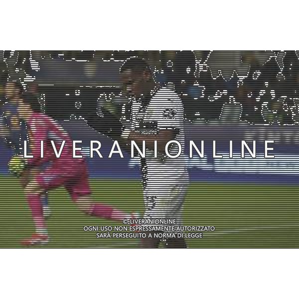 Ange-Yoan Bonny of Parma AC claps the hand during Parma FC vs AS Roma, 25° Serie A Enilive 2024-25 game at Ennio Tardini stadium in Parma (PR), Italy, on February 16, 2025. (Photo by Davide Casentini) AG ALDO LIVERANI SAS