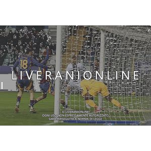 Zion Suzuki of Parma AC makes a save during Parma FC vs AS Roma, 25° Serie A Enilive 2024-25 game at Ennio Tardini stadium in Parma (PR), Italy, on February 16, 2025. (Photo by Davide Casentini) AG ALDO LIVERANI SAS