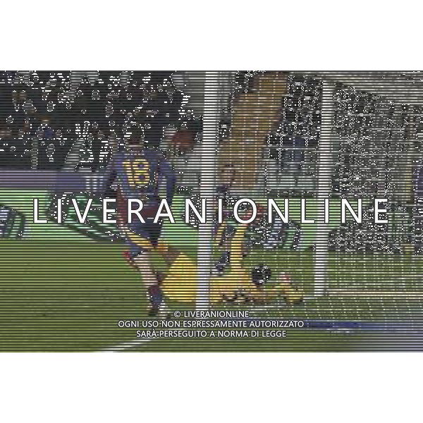 Zion Suzuki of Parma AC makes a save during Parma FC vs AS Roma, 25° Serie A Enilive 2024-25 game at Ennio Tardini stadium in Parma (PR), Italy, on February 16, 2025. (Photo by Davide Casentini) AG ALDO LIVERANI SAS