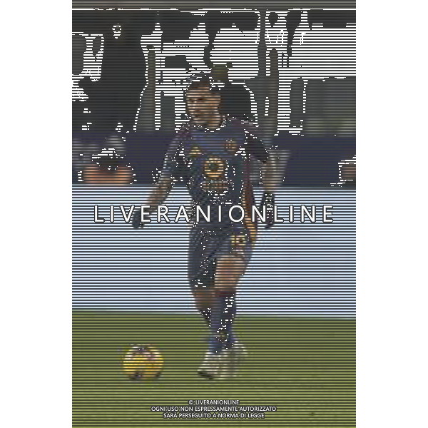 Leandro Paredes of AS Roma play the ball during Parma FC vs AS Roma, 25° Serie A Enilive 2024-25 game at Ennio Tardini stadium in Parma (PR), Italy, on February 16, 2025. (Photo by Davide Casentini)- AGENZIA ALDO LIVERANI SAS