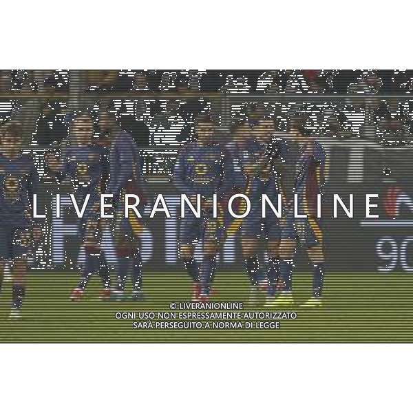Roma players celebrate the victory at the end of Parma FC vs AS Roma, 25° Serie A Enilive 2024-25 game at Ennio Tardini stadium in Parma (PR), Italy, on February 16, 2025. (Photo by Davide Casentini)- AGENZIA ALDO LIVERANI SAS