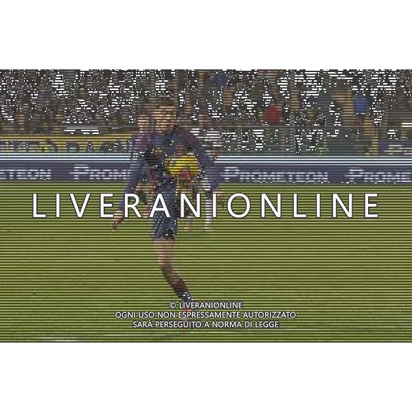 Matias Soule’ of AS Roma play the ball during Parma FC vs AS Roma, 25° Serie A Enilive 2024-25 game at Ennio Tardini stadium in Parma (PR), Italy, on February 16, 2025. (Photo by Davide Casentini)- AGENZIA ALDO LIVERANI SAS