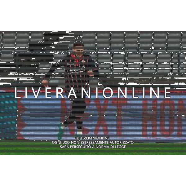 TVEM February 15, 2025 Bari, Italy - SSC Bari vs US Cremonese - Italian soccer serie B 2024/25 - San Nicola Stadium. In the pic: Paulo Azzi of US Cremonese foto emmanuele mastodonato-ag aldo liverani sas