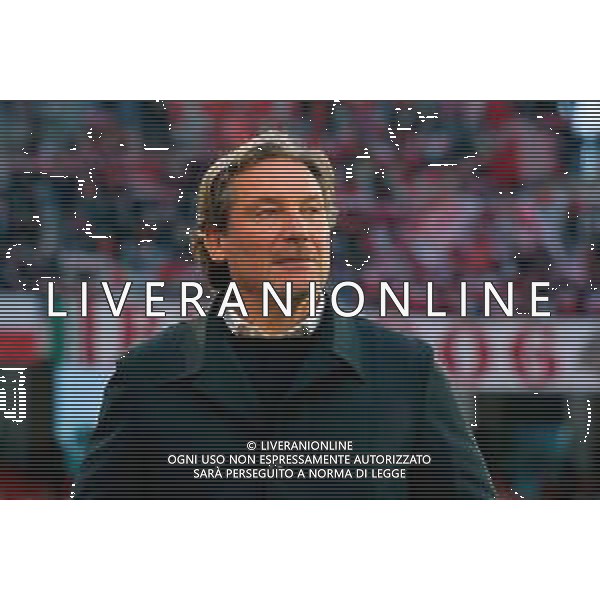 TVEM February 15, 2025 Bari, Italy - SSC Bari vs US Cremonese - Italian soccer serie B 2024/25 - San Nicola Stadium. In the pic: coach Giovanni Stroppa of US Cremonese foto emmanuele mastodonato-ag aldo liverani sas
