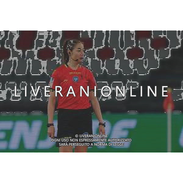 TVEM February 15, 2025 Bari, Italy - SSC Bari vs US Cremonese - Italian soccer serie B 2024/25 - San Nicola Stadium. In the pic: the referee Maria Sole Ferrieri Caputi of Livorno foto emmanuele mastodonato-ag aldo liverani sas