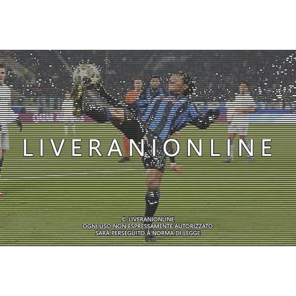 Juan Cuadrado of Atalanta BC play the ball during Atalanta BC vs Club Brugge, Knockout phase play-offs of Chanpions League 2024-25 2°leg, game at Gewiss stadium in Bergamo (BG), Italy, on February 18, 2025. (Photo by Davide Casentini)- AGENZIA ALDO LIVERANI SAS