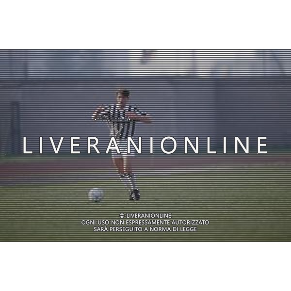 DIA - RETROSPETTIVA ALESSANDRO BEDIN CALCIATORE NELLA FOTO ALESSANDRO BEDIN CON LA MAGLIA DELLA JUVENTUS CALCIO PRIMAVERA NELL’ANNO 1992-1993 ©DFP - AGENZIA ALDO LIVERANI SAS