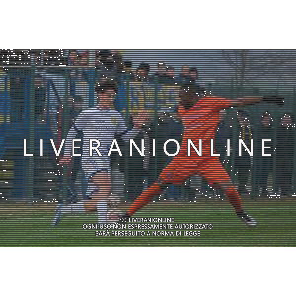 Davide Ruffato del ChievoVerona e Bakayoko Aboubakar dell’Ospitaletto a contrasto ChievoVerona vs Ospitaletto Verona 16-02-2025 Stadio Comunale Sona Ventottesima giornata campionato Serie D foto Ricky Monteiro Martins/Agenzia Liverani sas- AGENZIA ALDO LIVERANI SAS