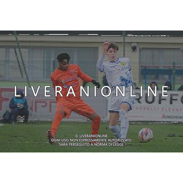 Simone Signorini del ChievoVerona e Baraye Yves dell’Ospitaletto ChievoVerona vs Ospitaletto Verona 16-02-2025 Stadio Comunale Sona Ventottesima giornata campionato Serie D foto Ricky Monteiro Martins/Agenzia Liverani sas- AGENZIA ALDO LIVERANI SAS
