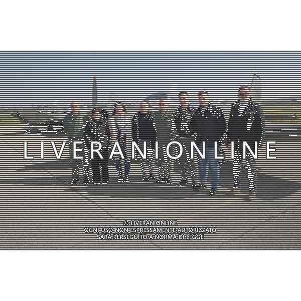 LUGO AEREOPORTO FRANCESCO BARACCA 21 02 2025 "CORSO DI CULTURA AEREONATICA A FAVORE DELLE SCUOLE SUPERIORI DI IMOLA E LUGO"ORGANIZZATO DA STATO MAGGIORE DELL\'AEREONAUTICA NELLA FOTO PRESENTI LA PRESIDENTE DELLA CASSA DI RISPARMIO SILVIA POLI,SINDACO DI IMOLA MARCO PANIERI,DIRETTORE DELL\'AUTODROMO DI IMOLA PIETRO BENVENUTI,SINDACA DI LUGO ELENA ZANONI E I MILITARI FOTO GIANNI SANNA-AG ALDO LIVERANI SAS