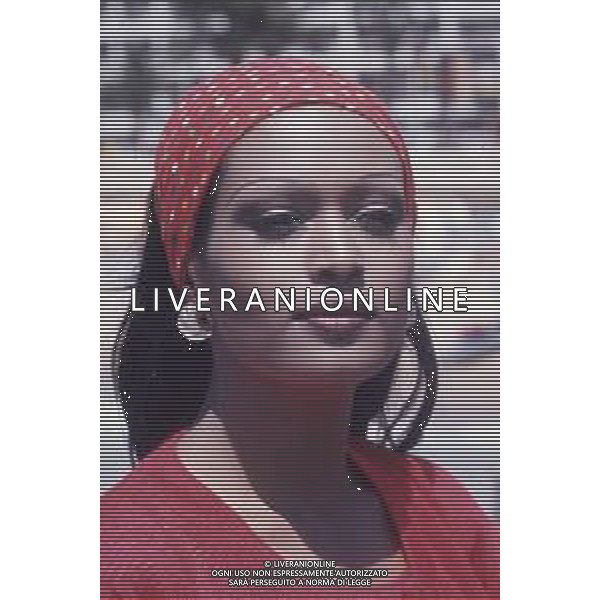 DIAP-RETROSPETTIVA ZEUDI ARAYA ATTRICE NELLA FOTO ZEUDI ARAYA A CANNES NELL\'ANNO 1976 AG ALDO LIVERANI SAS