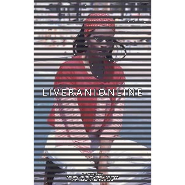DIAP-RETROSPETTIVA ZEUDI ARAYA ATTRICE NELLA FOTO ZEUDI ARAYA A CANNES NELL\'ANNO 1976 AG ALDO LIVERANI SAS