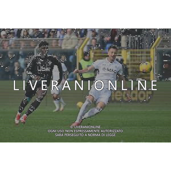 TVRG Como vs Napoli nella foto retro passaggio di Amir Rrahmani (Napoli) che diventa l\'autogol per l\'1 a 0 Como Como 23-02-2025 Stadio Giuseppe Sinigaglia Campionato Serie A Enilive - 26a giornata foto Roberto Garavaglia/Agenzia Aldo Liverani sas