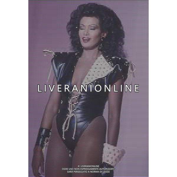 DIAP-RETROSPETTIVA ZEUDI ARAYA ATTRICE NELLA FOTO ZEUDI ARAYA NELL\'ANNO 1985 A MILANO AG ALDO LIVERANI SAS 