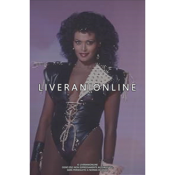 DIAP-RETROSPETTIVA ZEUDI ARAYA ATTRICE NELLA FOTO ZEUDI ARAYA NELL\'ANNO 1985 A MILANO AG ALDO LIVERANI SAS 