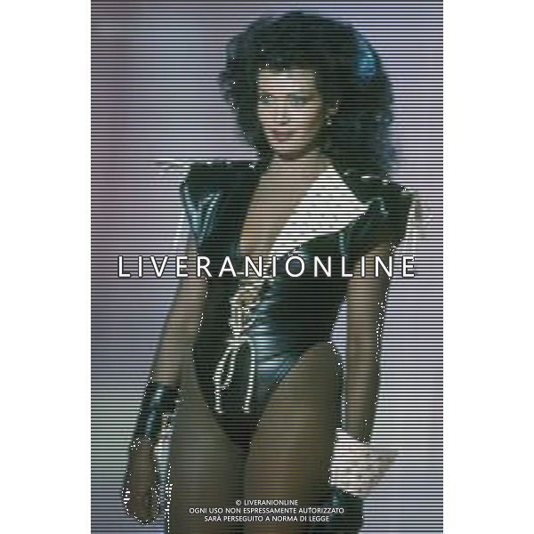 DIAP-RETROSPETTIVA ZEUDI ARAYA ATTRICE NELLA FOTO ZEUDI ARAYA NELL\'ANNO 1985 A MILANO AG ALDO LIVERANI SAS 