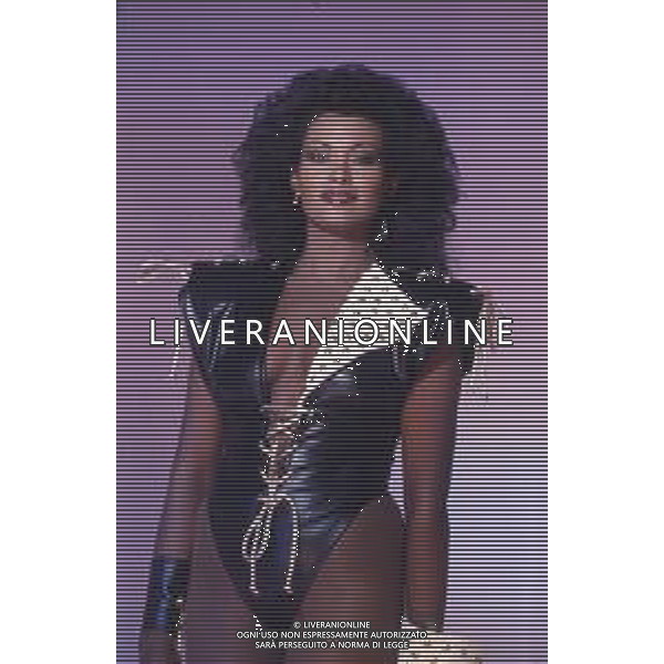 DIAP-RETROSPETTIVA ZEUDI ARAYA ATTRICE NELLA FOTO ZEUDI ARAYA NELL\'ANNO 1985 A MILANO AG ALDO LIVERANI SAS 
