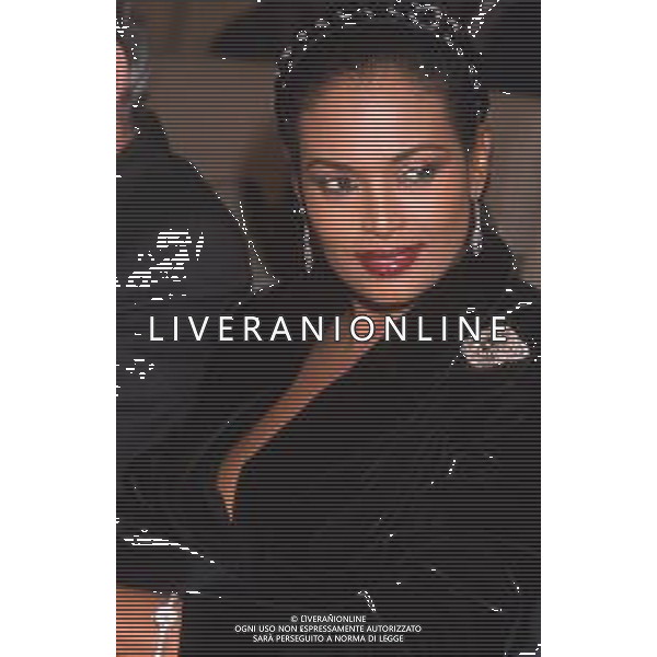 DIAP-RETROSPETTIVA ZEUDI ARAYA ATTRICE NELLA FOTO ZEUDI ARAYA NELL\'ANNO 1989 A CANNES AG ALDO LIVERANI SAS 