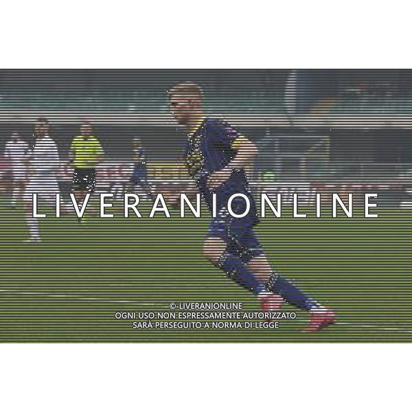 Nicolas Valentini of Hellas Verona FC play the ball during Hellas Verona FC vs ACF Fiorentina, 26° Serie A Enilive 2024-25 game at Marcantonio Bentegodi stadium in Verona (VR), Italy, on February 23, 2025. (Photo by Davide Casentini)- AGENZIA ALDO LIVERANI SAS