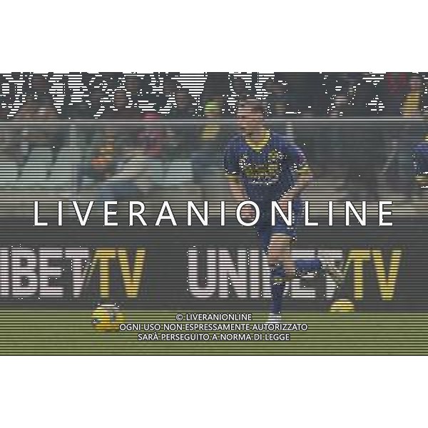 Ondrej Duda of Hellas Verona FC play the ball during Hellas Verona FC vs ACF Fiorentina, 26° Serie A Enilive 2024-25 game at Marcantonio Bentegodi stadium in Verona (VR), Italy, on February 23, 2025. (Photo by Davide Casentini)- AGENZIA ALDO LIVERANI SAS