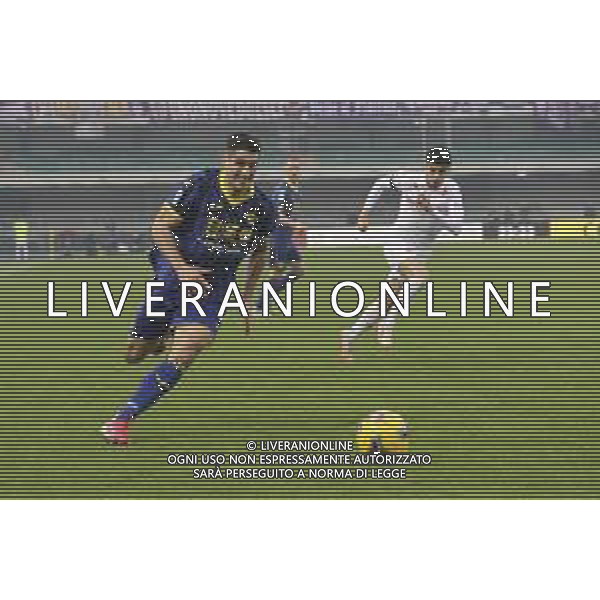Davide Marco Faraoni of Hellas Verona play the ball during Hellas Verona FC vs ACF Fiorentina, 26° Serie A Enilive 2024-25 game at Marcantonio Bentegodi stadium in Verona (VR), Italy, on February 23, 2025. (Photo by Davide Casentini)- AGENZIA ALDO LIVERANI SAS
