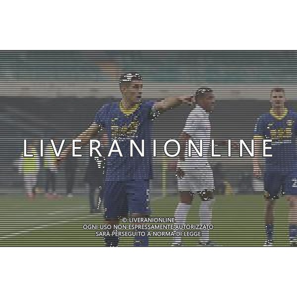 Davide Marco Faraoni of Hellas Verona play the ball during Hellas Verona FC vs ACF Fiorentina, 26° Serie A Enilive 2024-25 game at Marcantonio Bentegodi stadium in Verona (VR), Italy, on February 23, 2025. (Photo by Davide Casentini)- AGENZIA ALDO LIVERANI SAS