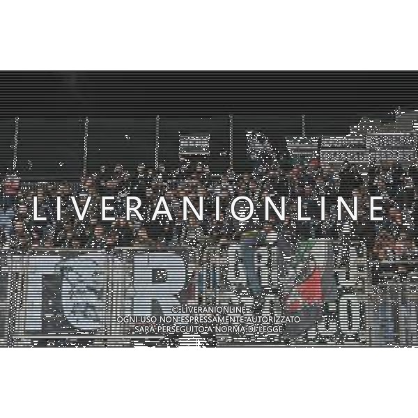 23-2-2025. Cagliari calcio-Juventus F.C., 26° giornata Serie A calcio Italia 2024/2025, stadio Unipol Domus Cagliari. Foto Salvatore Moi/Agenzia Aldo Liverani s.as. Nella foto: Tifosi Juventus nel settore ospiti dello stadio Unipol Domus. ©MOI SALVATORE - AGENZIA ALDO LIVERANI SAS