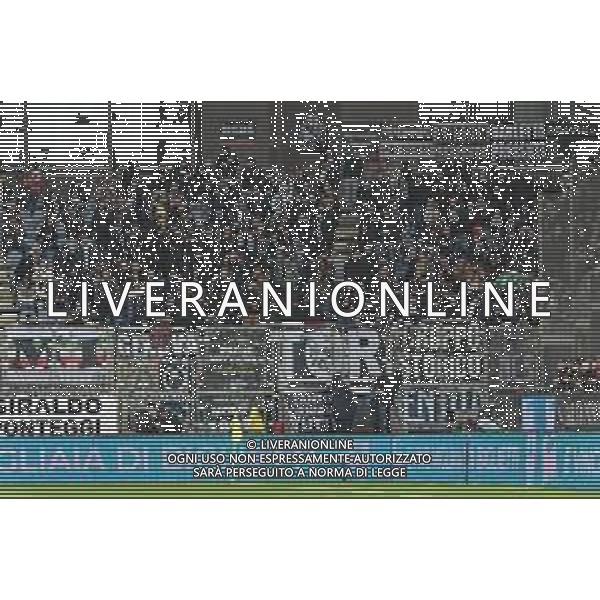 23-2-2025. Cagliari calcio-Juventus F.C., 26° giornata Serie A calcio Italia 2024/2025, stadio Unipol Domus Cagliari. Foto Salvatore Moi/Agenzia Aldo Liverani s.as. Nella foto: Tifosi Juventus nel settore ospiti dello stadio Unipol Domus. ©MOI SALVATORE - AGENZIA ALDO LIVERANI SAS
