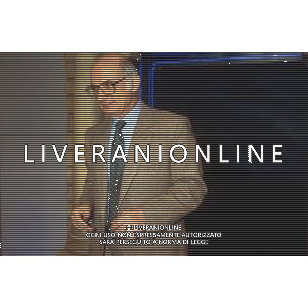 DIAP--RETROSPETTIVA ANTONIO LUBRANO GIORNALISTA E CONDUTTORE TELEVISIVO NELLA FOTO ANTONIO LUBRANO NELL\'ANNO 1990 CONDUTTORE TELEVISIVO“MI MANDA LUBRANO“ AG ALDO LIVERANI SAS 