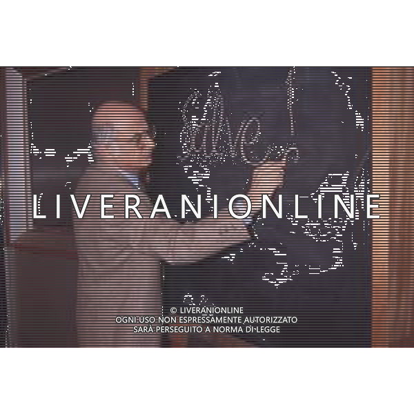 DIAP--RETROSPETTIVA ANTONIO LUBRANO GIORNALISTA E CONDUTTORE TELEVISIVO NELLA FOTO ANTONIO LUBRANO NELL\'ANNO 1990 CONDUTTORE TELEVISIVO“MI MANDA LUBRANO“ AG ALDO LIVERANI SAS 