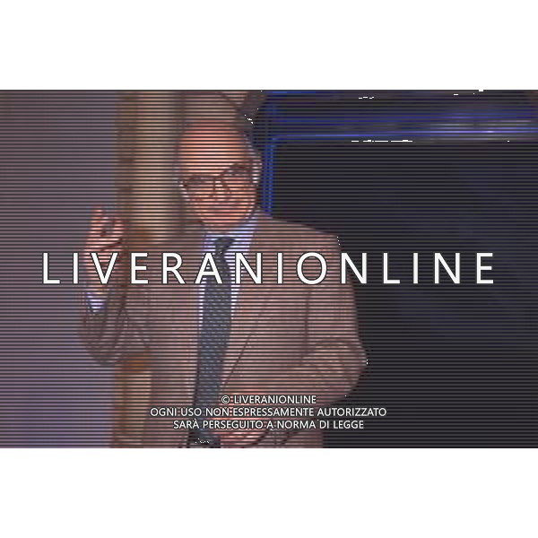 DIAP--RETROSPETTIVA ANTONIO LUBRANO GIORNALISTA E CONDUTTORE TELEVISIVO NELLA FOTO ANTONIO LUBRANO NELL\'ANNO 1990 CONDUTTORE TELEVISIVO“MI MANDA LUBRANO“ AG ALDO LIVERANI SAS 