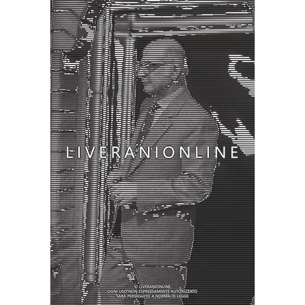 NEG--RETROSPETTIVA ANTONIO LUBRANO GIORNALISTA E CONDUTTORE TELEVISIVO NELLA FOTO ANTONIO LUBRANO NELL\'ANNO 1990 CONDUTTORE TELEVISIVO“MI MANDA LUBRANO“ AG ALDO LIVERANI SAS 