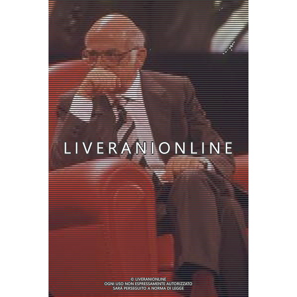 DIAP- RETROSPETTIVA ANTONIO LUBRANO GIORNALISTA E CONDUTTORE TELEVISIVO NELLA FOTO ANTONIO LUBRANO CONDUTTORE TELEVISIVO ANNO 1992 AG ALDO LIVERANI SAS