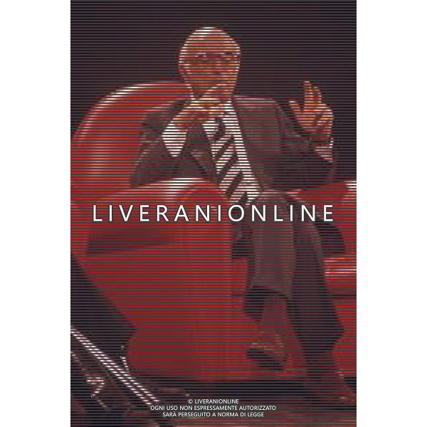 DIAP- RETROSPETTIVA ANTONIO LUBRANO GIORNALISTA E CONDUTTORE TELEVISIVO NELLA FOTO ANTONIO LUBRANO CONDUTTORE TELEVISIVO ANNO 1992 AG ALDO LIVERANI SAS