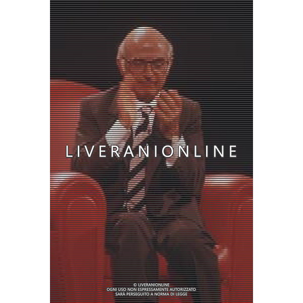 DIAP- RETROSPETTIVA ANTONIO LUBRANO GIORNALISTA E CONDUTTORE TELEVISIVO NELLA FOTO ANTONIO LUBRANO CONDUTTORE TELEVISIVO ANNO 1992 AG ALDO LIVERANI SAS