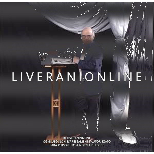 DIAP- RETROSPETTIVA ANTONIO LUBRANO GIORNALISTA E CONDUTTORE TELEVISIVO NELLA FOTO ANTONIO LUBRANO CONDUTTORE TELEVISIVO  AG THEMA-AG ALDO LIVERANI SAS 