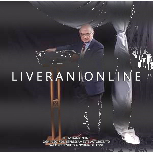 DIAP- RETROSPETTIVA ANTONIO LUBRANO GIORNALISTA E CONDUTTORE TELEVISIVO NELLA FOTO ANTONIO LUBRANO CONDUTTORE TELEVISIVO  AG THEMA-AG ALDO LIVERANI SAS 