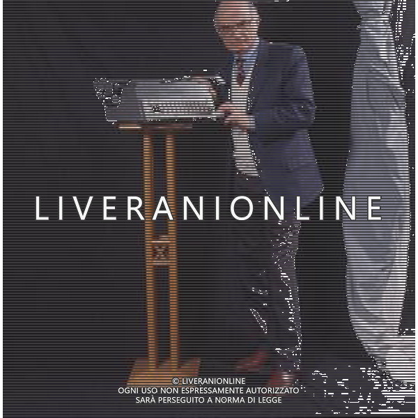 DIAP- RETROSPETTIVA ANTONIO LUBRANO GIORNALISTA E CONDUTTORE TELEVISIVO NELLA FOTO ANTONIO LUBRANO CONDUTTORE TELEVISIVO  AG THEMA-AG ALDO LIVERANI SAS 