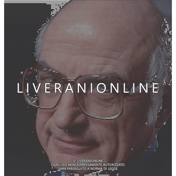 DIAP- RETROSPETTIVA ANTONIO LUBRANO GIORNALISTA E CONDUTTORE TELEVISIVO NELLA FOTO ANTONIO LUBRANO CONDUTTORE TELEVISIVO  AG THEMA-AG ALDO LIVERANI SAS 