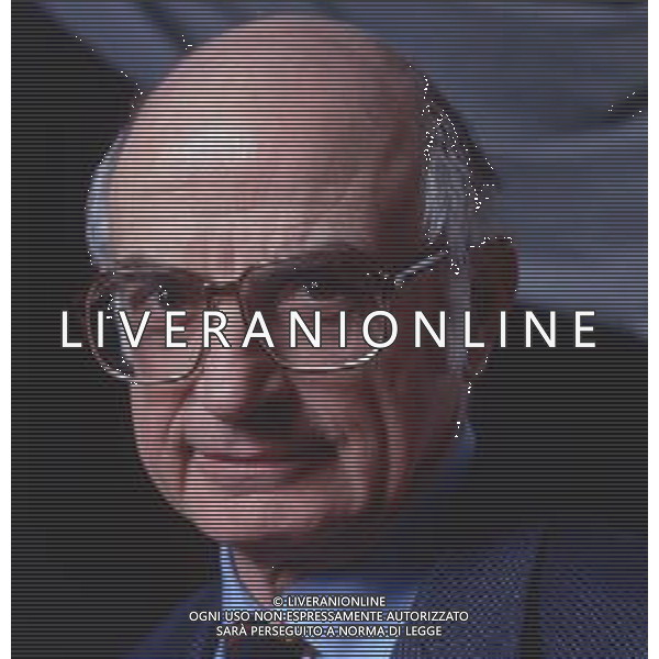 DIAP- RETROSPETTIVA ANTONIO LUBRANO GIORNALISTA E CONDUTTORE TELEVISIVO NELLA FOTO ANTONIO LUBRANO CONDUTTORE TELEVISIVO  AG THEMA-AG ALDO LIVERANI SAS 