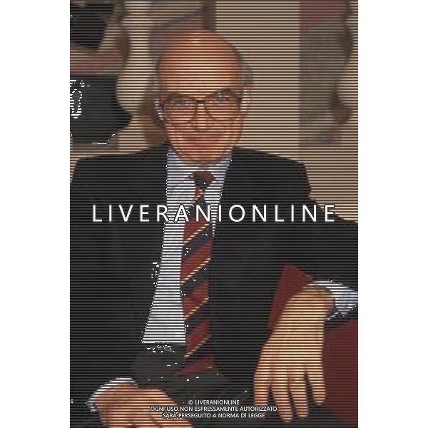 DIAP- RETROSPETTIVA ANTONIO LUBRANO GIORNALISTA E CONDUTTORE TELEVISIVO NELLA FOTO ANTONIO LUBRANO CONDUTTORE TELEVISIVO  AG ALDO LIVERANI SAS  